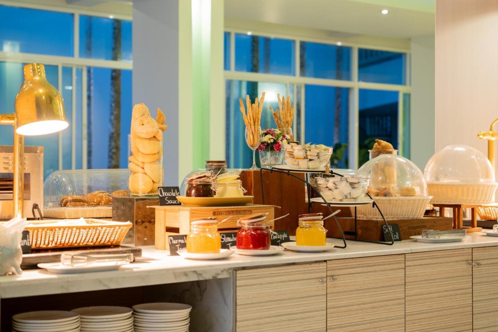 The Briza Beach Resort, Khao Lak Sha Extra Plus Екстериор снимка